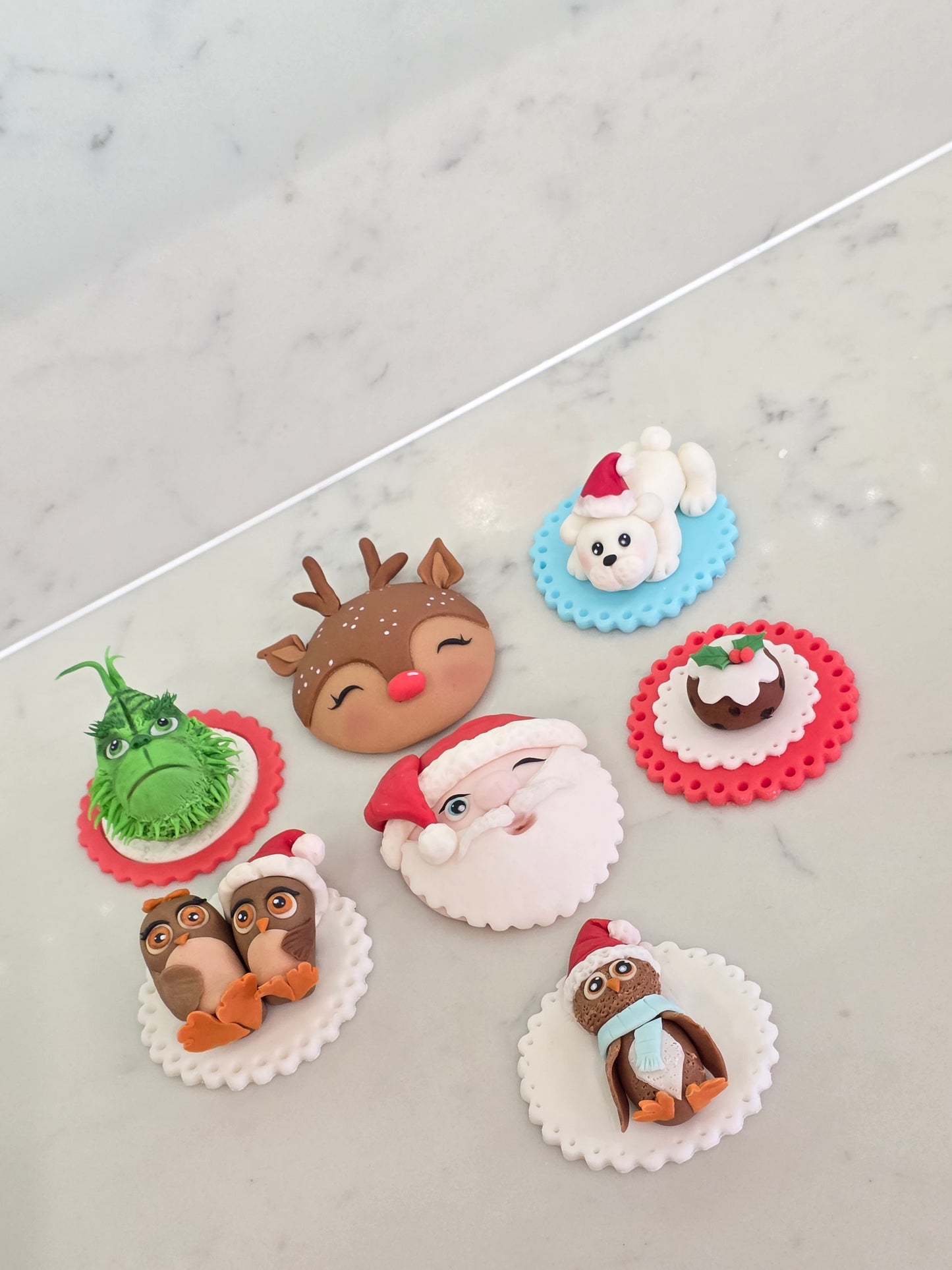 CHRISTMAS cupcake DECORATING class - Fri 11th Dec - 10-1pm