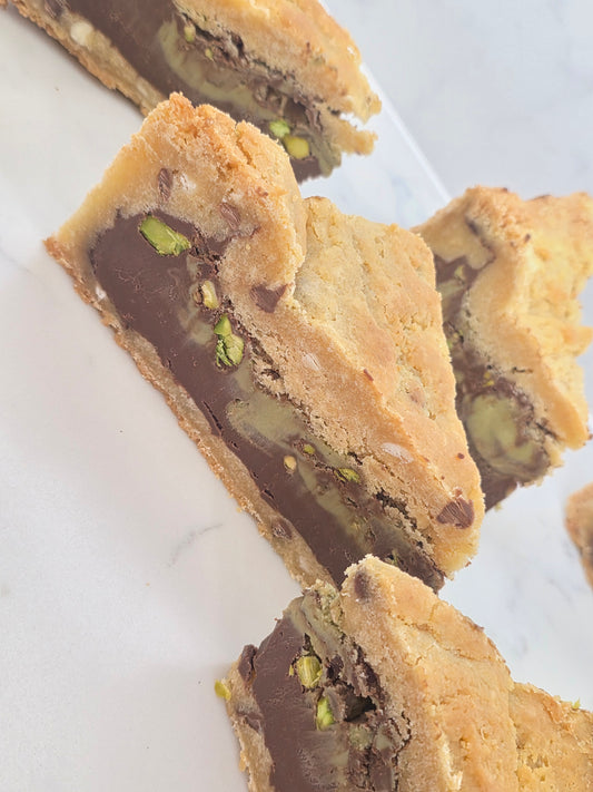 GLUTEN FREE Milk Chocolate and Hazelnut with Pistachio cream and Pistachios Cookie Pie