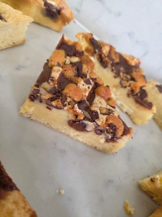 GLUTEN FREE - Cadbury Crunchie / Curly Wurly and Fudge Blondie
