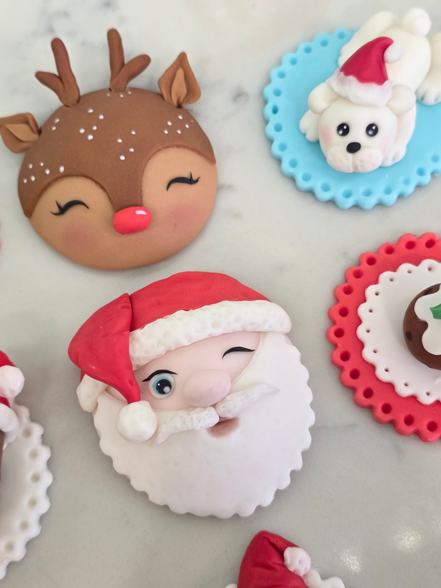 CHRISTMAS cupcake DECORATING class - Fri 11th Dec - 10-1pm