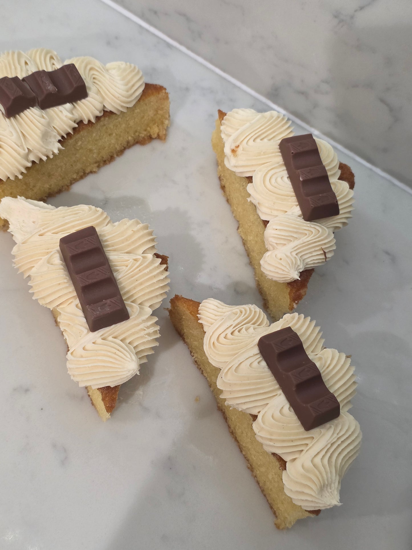 GLUTEN FREE - Kinder and Bueno Style Cake - White chocolate and hazelnut