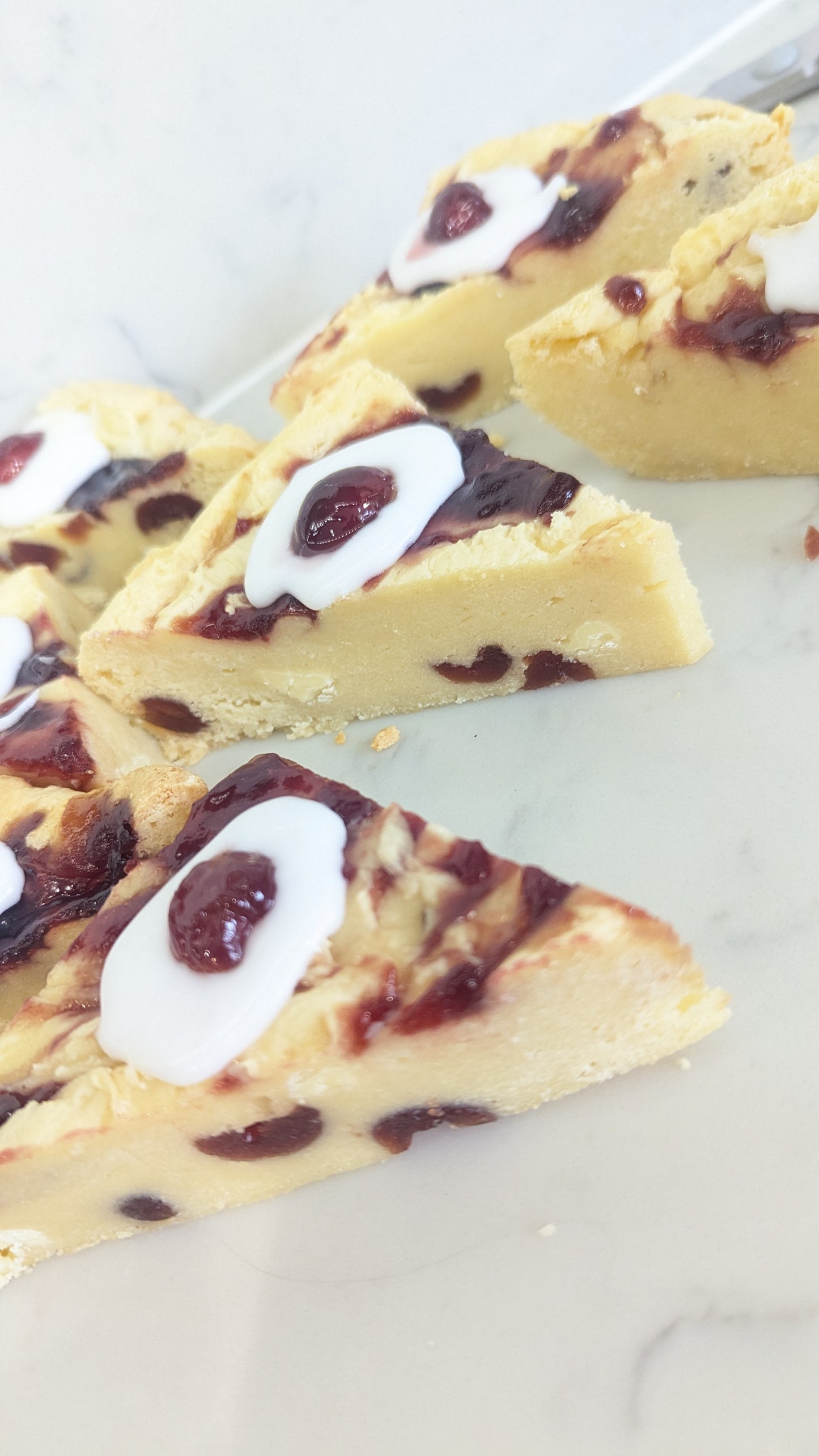 GLUTEN FREE - Bakewell Blondie