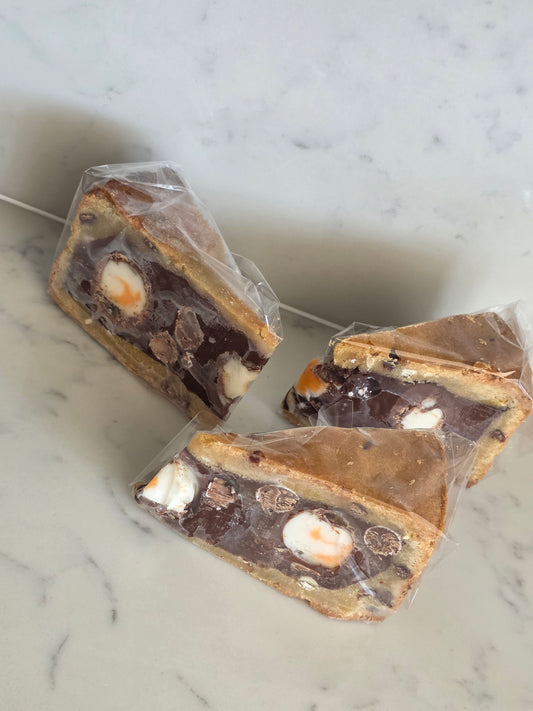 GLUTEN FREE Creme Egg and Mini Egg Cookie Pie
