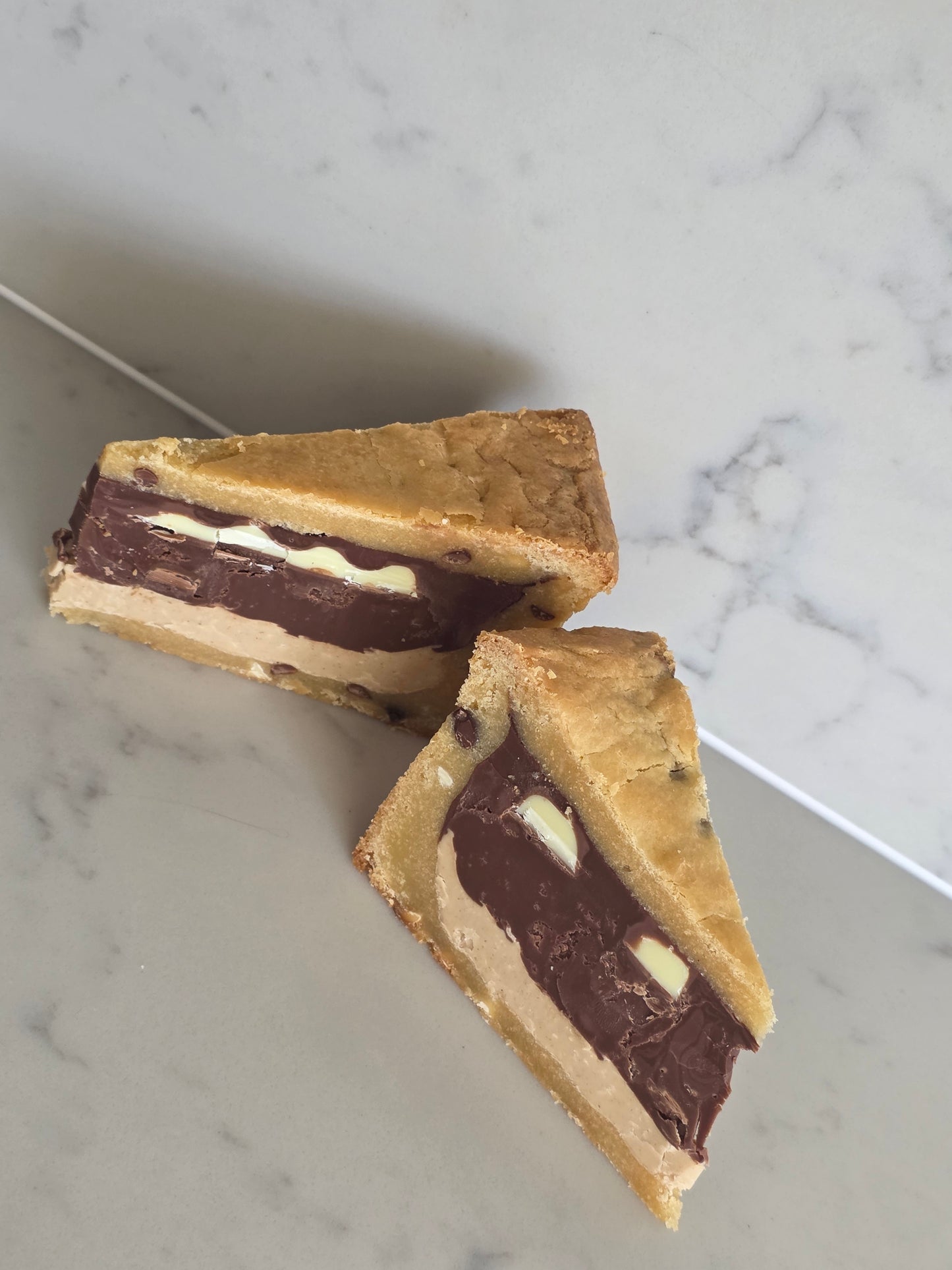 GLUTEN FREE Bueno Spread and Kinder Cookie Pie
