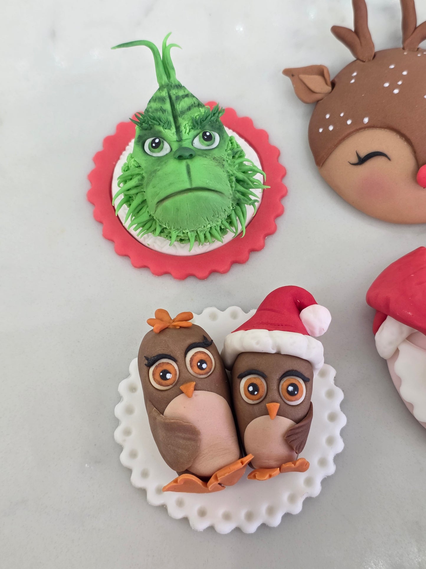 CHRISTMAS cupcake DECORATING class - Fri 11th Dec - 10-1pm