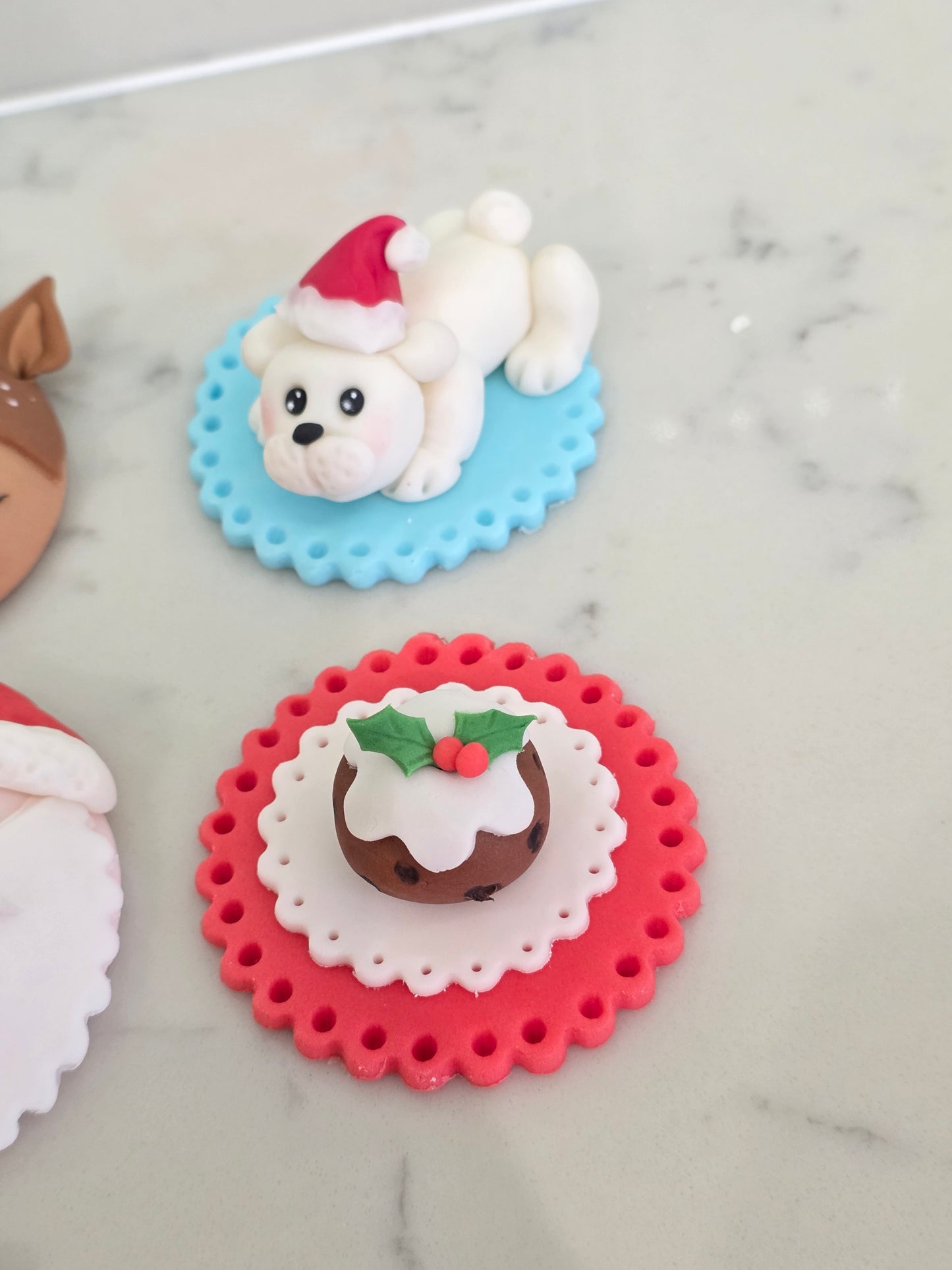 CHRISTMAS cupcake DECORATING class - Fri 11th Dec - 10-1pm